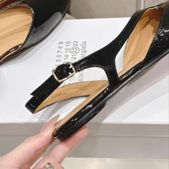 MM6 Maison Martin Margiela Glossy Black Tabi Slingback Heels - Picture 5 of 9